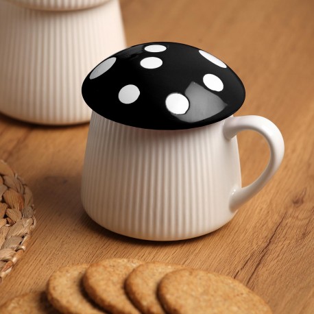 TAZA CON TAPA SETA NEGRA