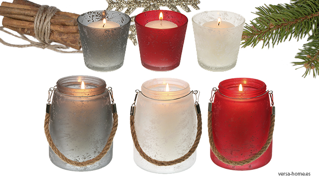 candles with Christmas decoration
