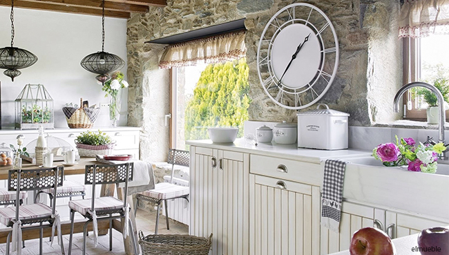 /como-decorar-una-pared-con-relojes-cocina